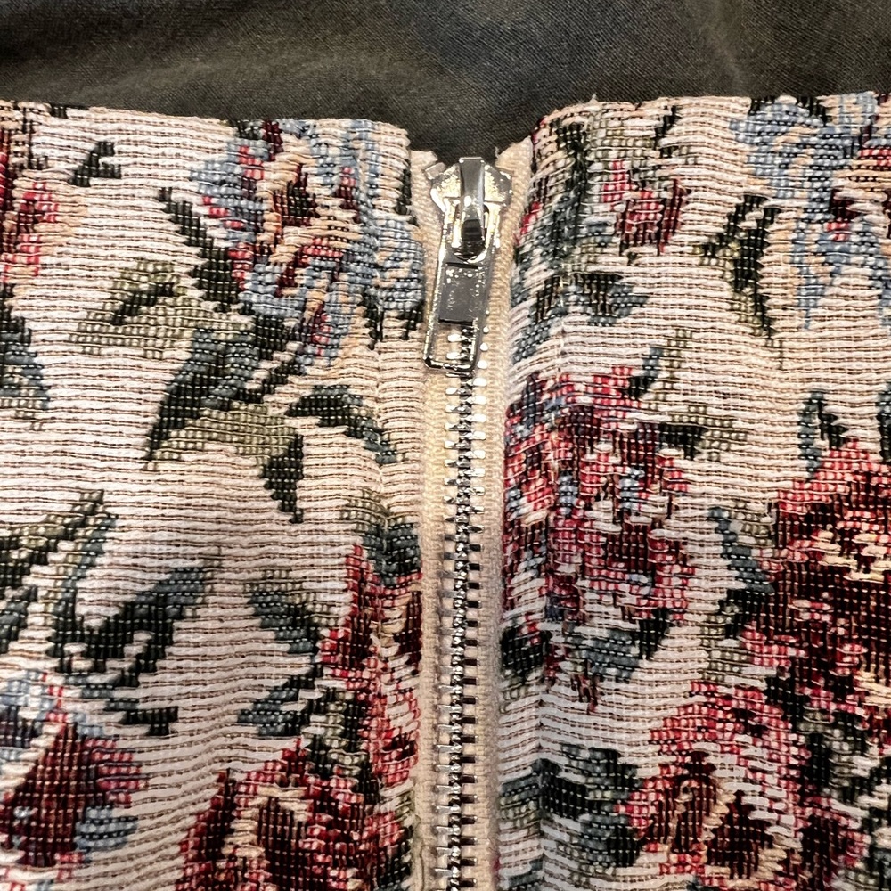 Floral Zip-Up Women’s Top - Picture 2 of 4